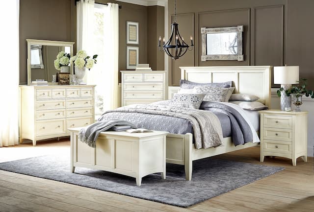 Northlake Queen Panel Bed