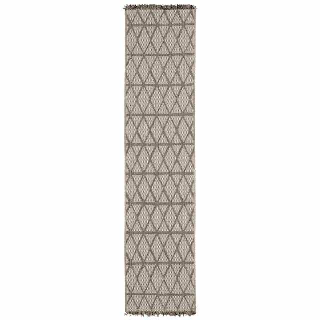 Gillian 1331V Beige/ Black Ultimate Performance Area Rug - 1'10" x 7'6"