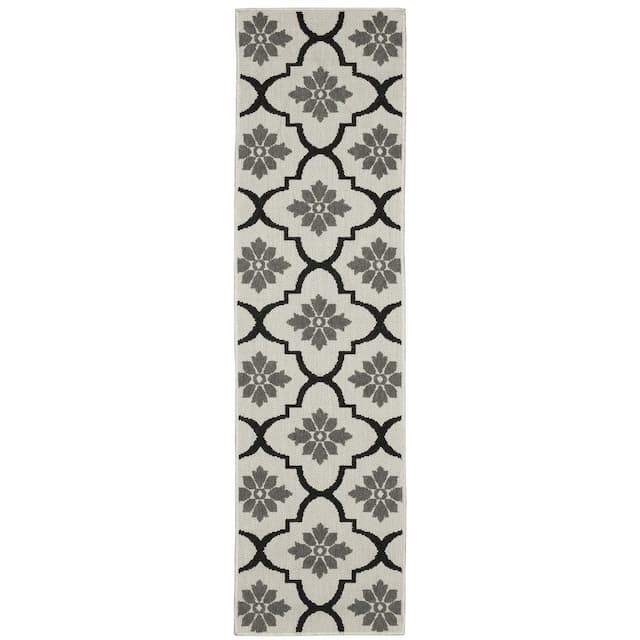 Torrey 5562E Light Grey/ Black Indoor/Outdoor Area Rug - 1'10" x 7'3"